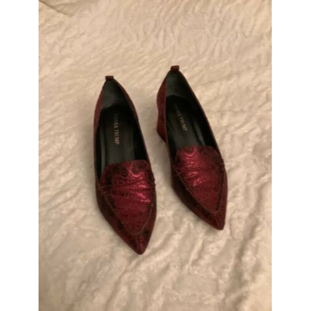 Ivanka Trump Women's Baina2 Pump, Dark Red Fabric, 8.5 Medium US -P